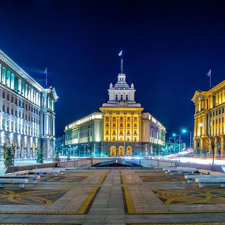 Newly Refurbished Apartment In The City Center София Экстерьер фото
